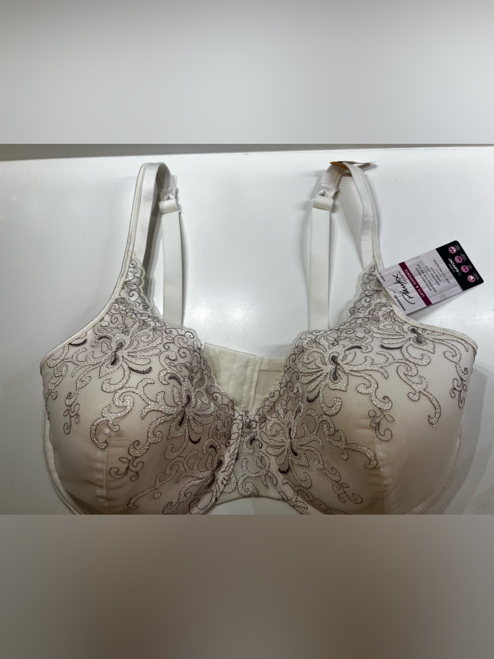 PLAYTEX WOMEN’S STYLE #4513 SECRETS LIFT EMBROIDERED UNDERWIRE BRA  SIZE 40 DD